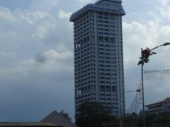 Royal Malaysian Police headquarters used for Piu Piu vape liquids warning coverage