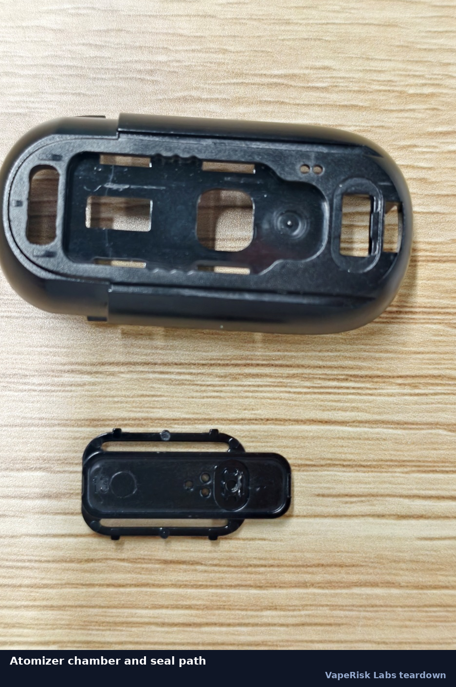 Silicone sealing components from the Vozol Rave 40000 atomizer